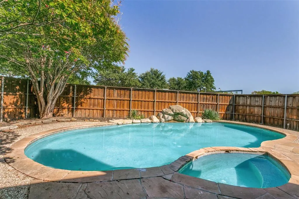 101 Fontana Court