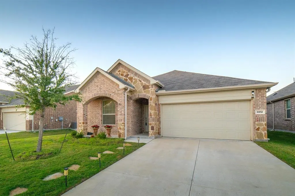 3312 Swift Fox Way