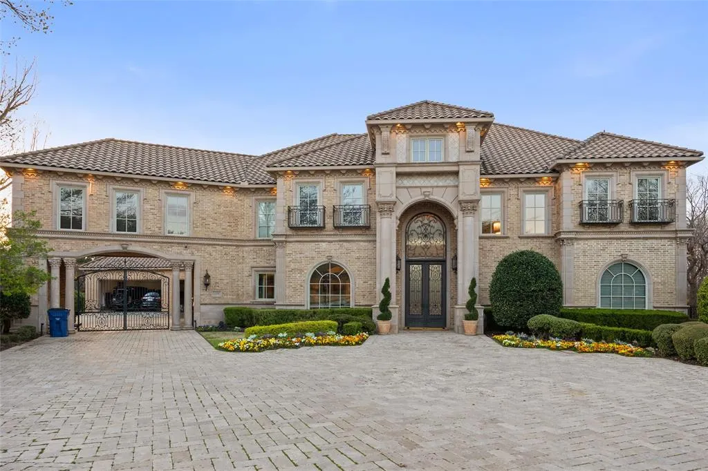 6300 Caroline Drive