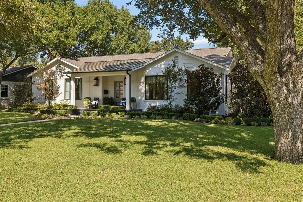 560 Northlake Drive
