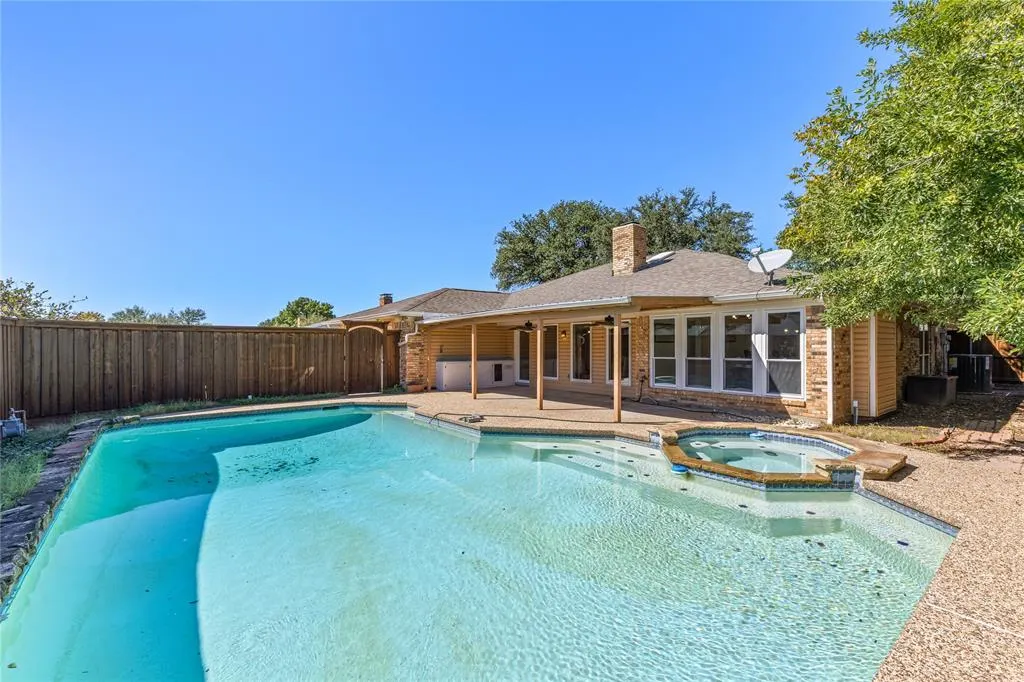 2716 Landershire Lane