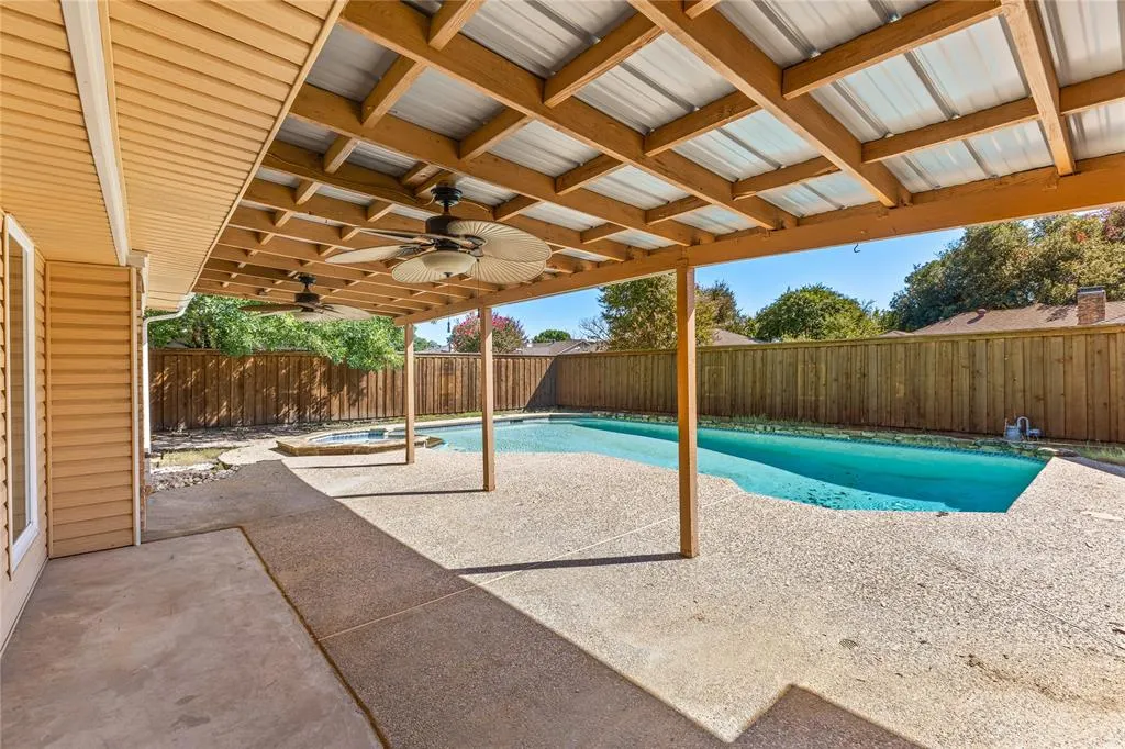 2716 Landershire Lane