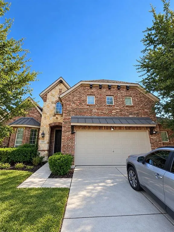 824 Lake Hollow Drive