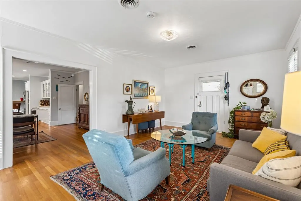 823 Kidd Springs Drive