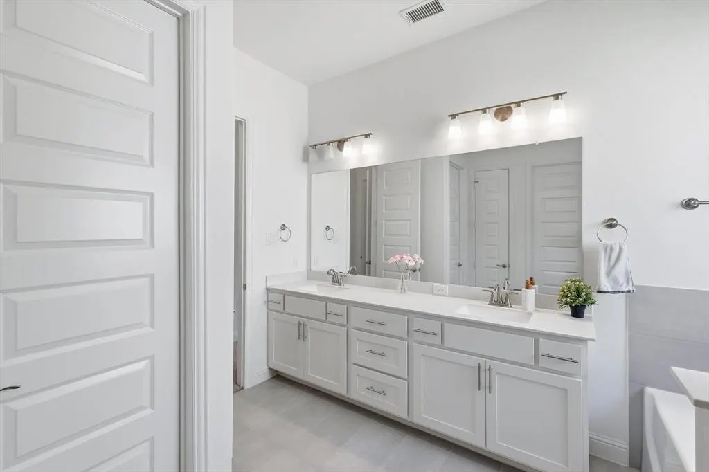 3305 Morris Lane