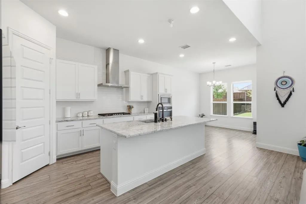 3305 Morris Lane
