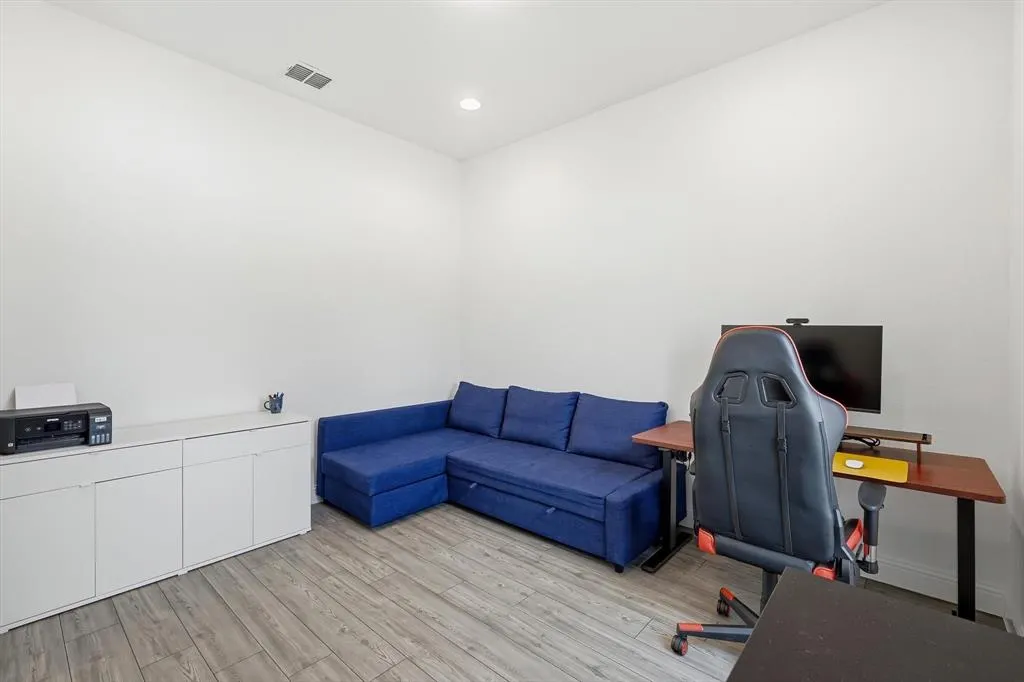 3305 Morris Lane