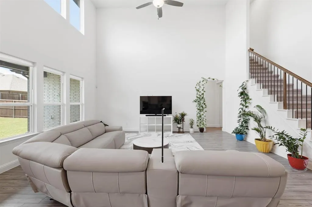 3305 Morris Lane