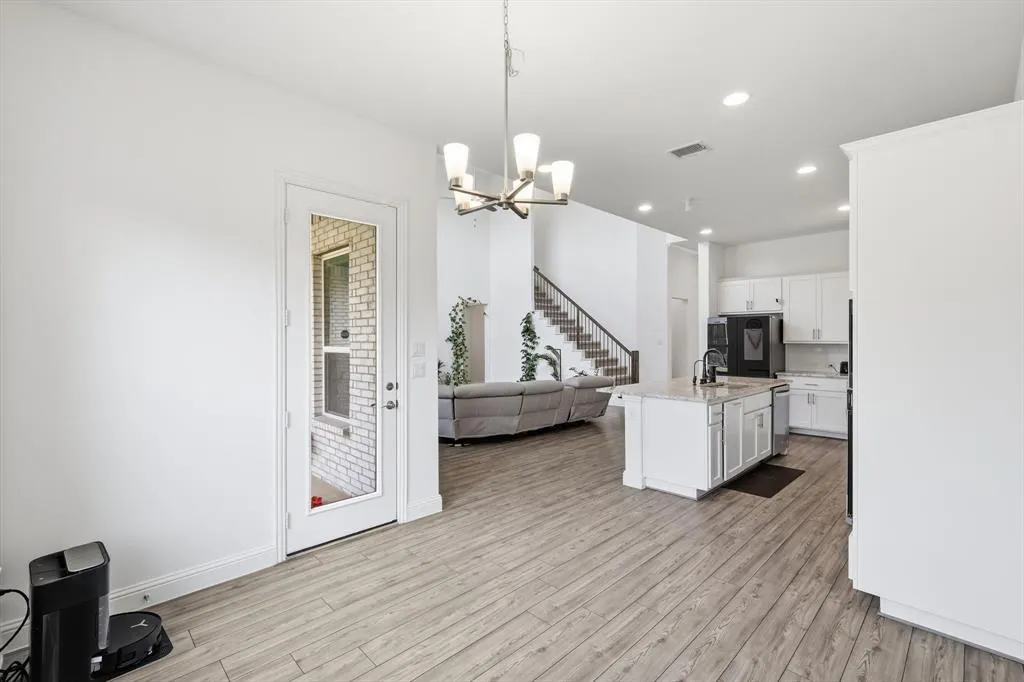 3305 Morris Lane