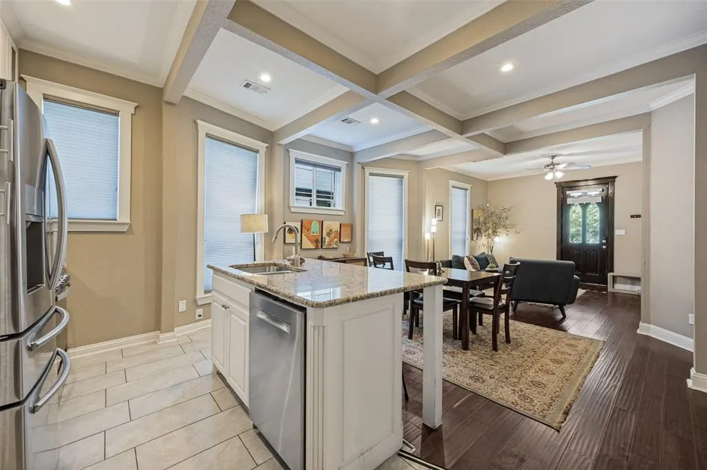 820 W Eigth Street