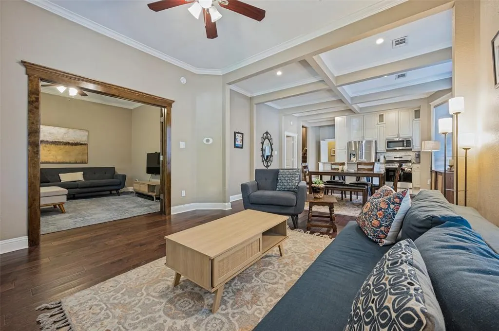 820 W Eigth Street
