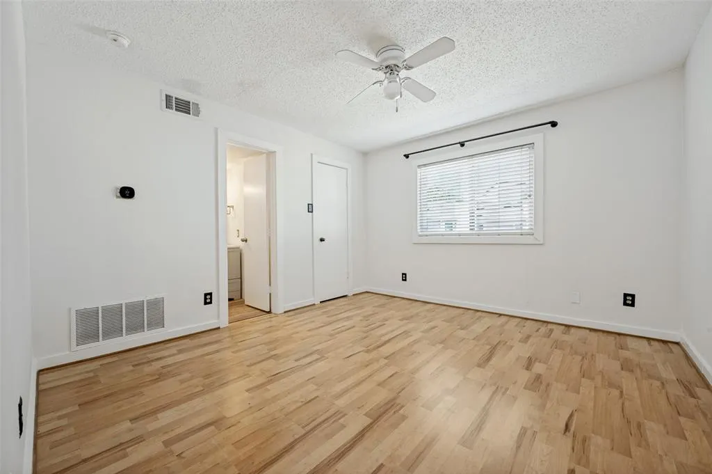 5505 Live Oak Street #105
