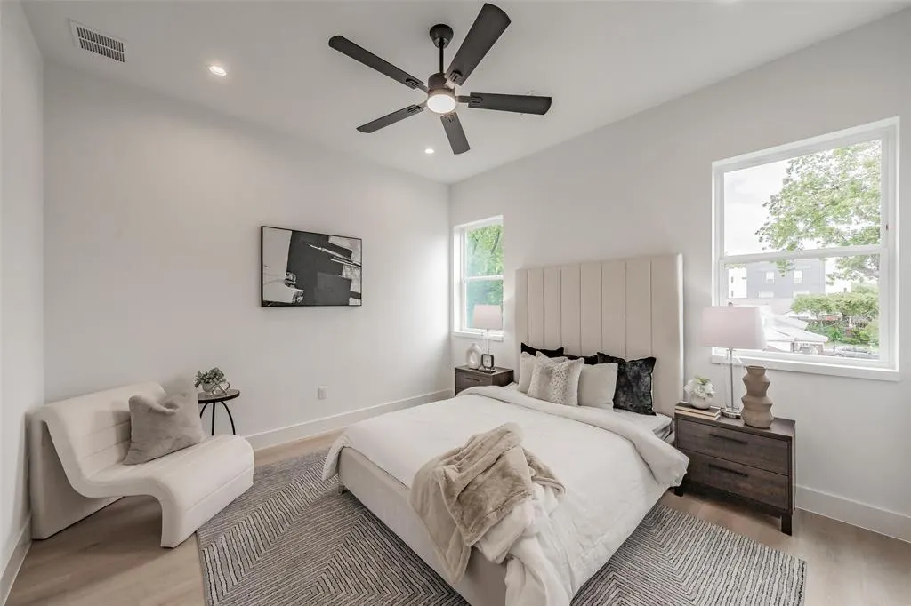 2523 Hondo Avenue #103
