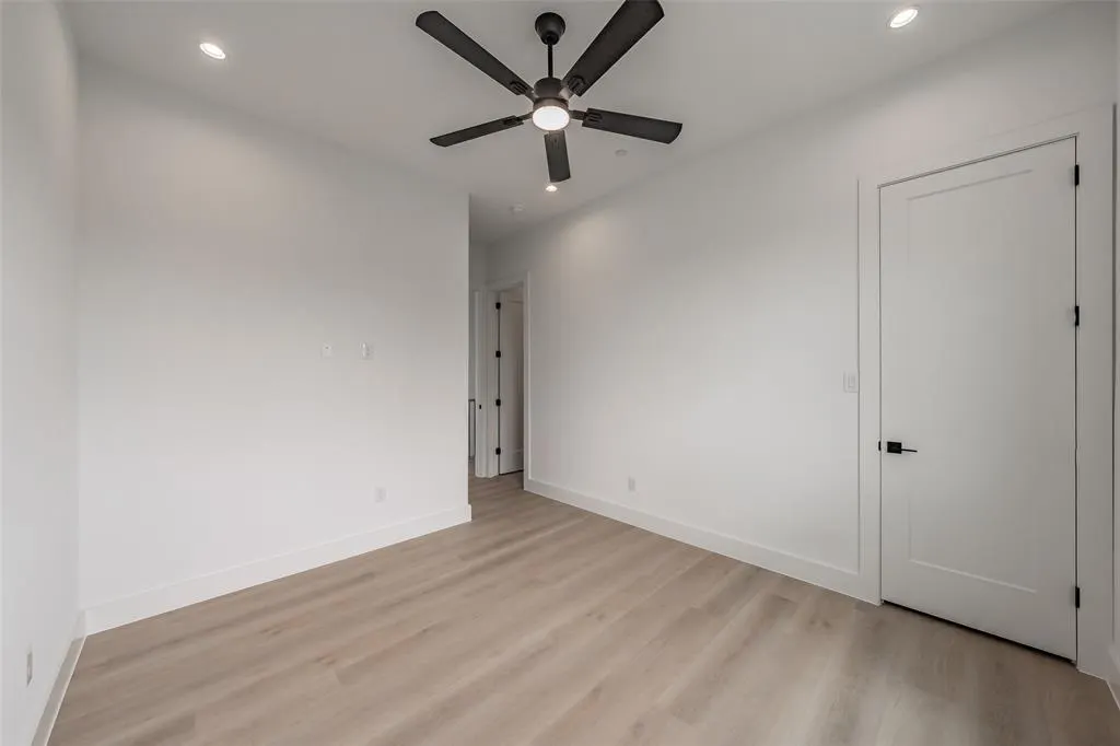 2523 Hondo Avenue #103