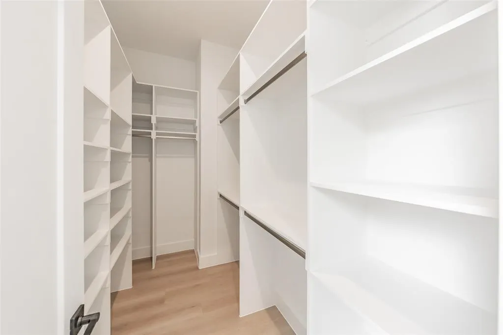 2523 Hondo Avenue #103