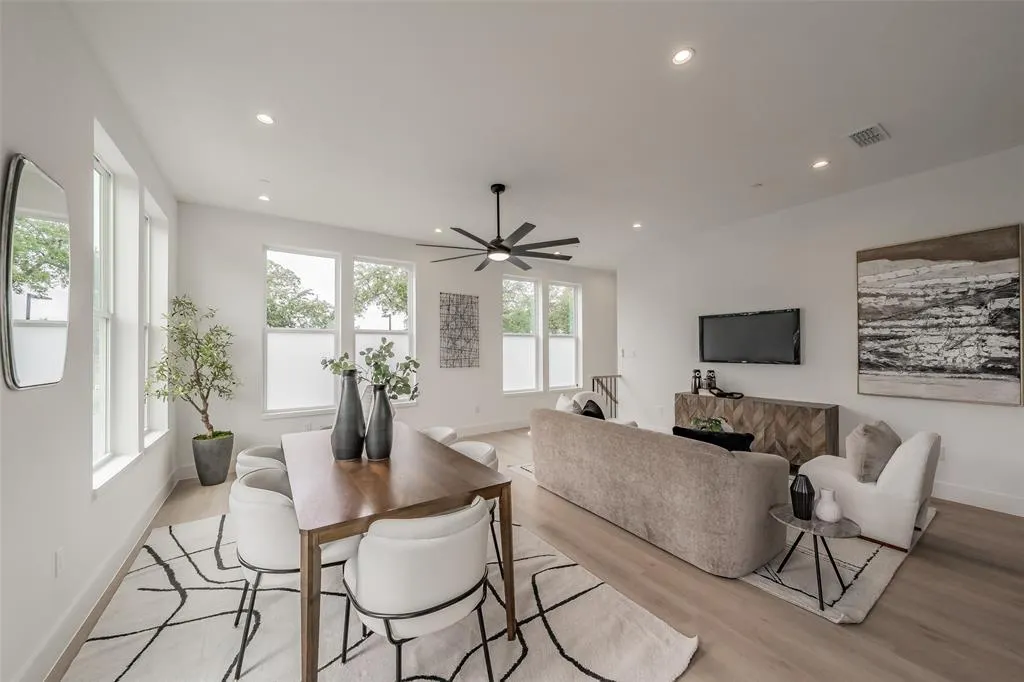 2523 Hondo Avenue #103
