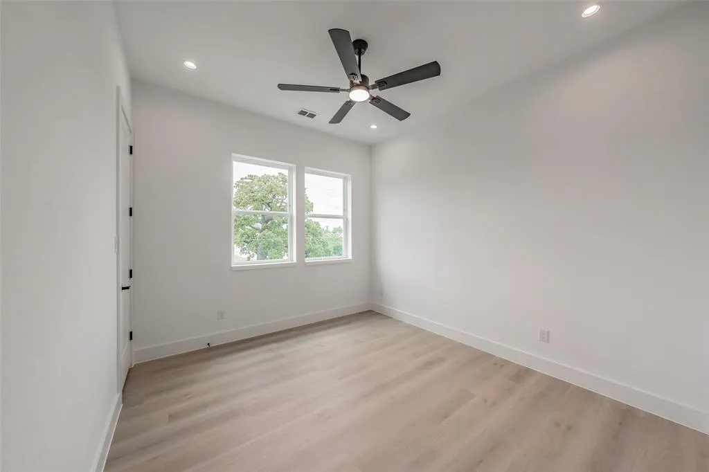 2523 Hondo Avenue #103