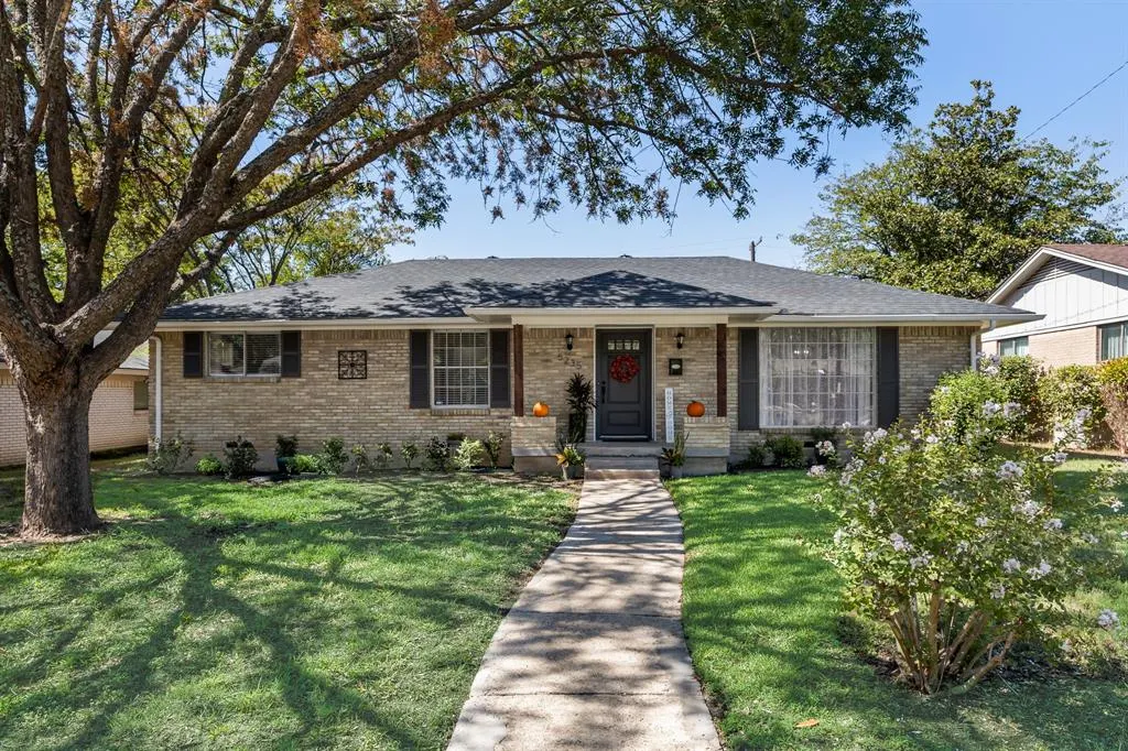 5235 Dazzle Drive