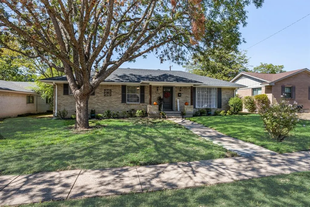 5235 Dazzle Drive