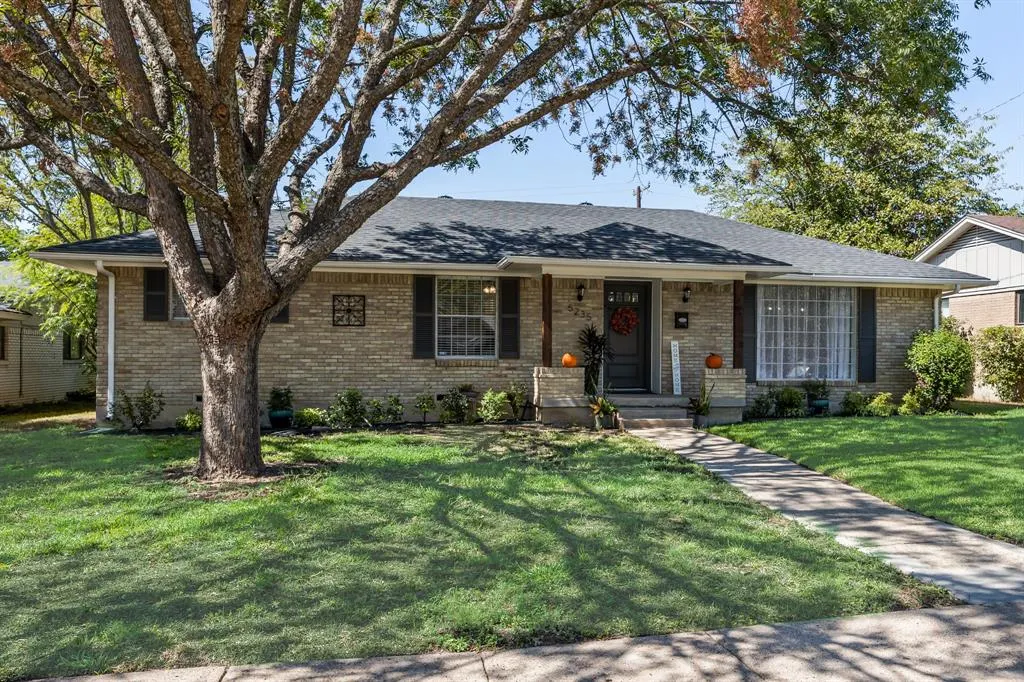 5235 Dazzle Drive
