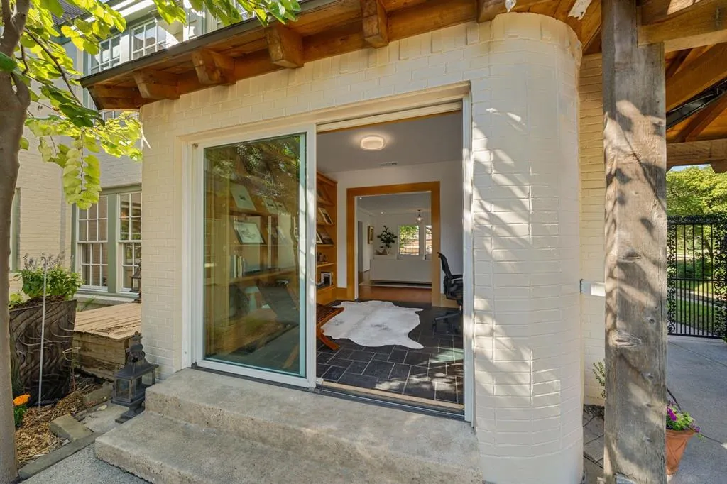 6826 Lakeshore Drive