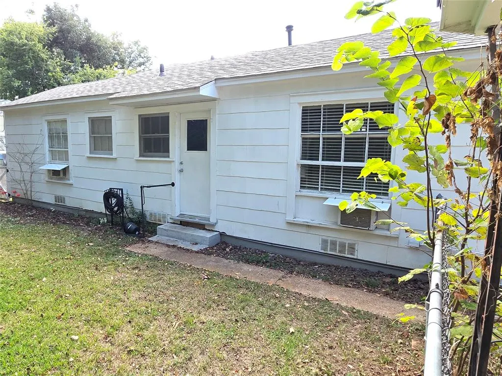 831 SE 18th Street