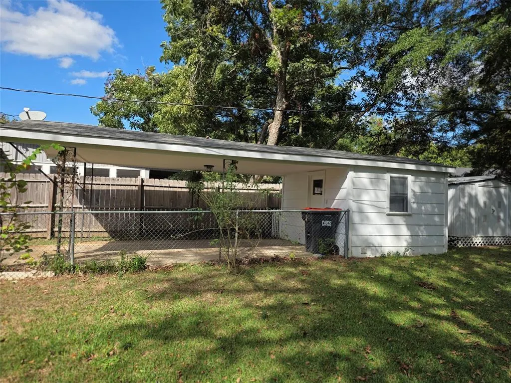 831 SE 18th Street