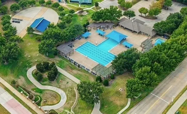 1900 Hackett Creek Drive