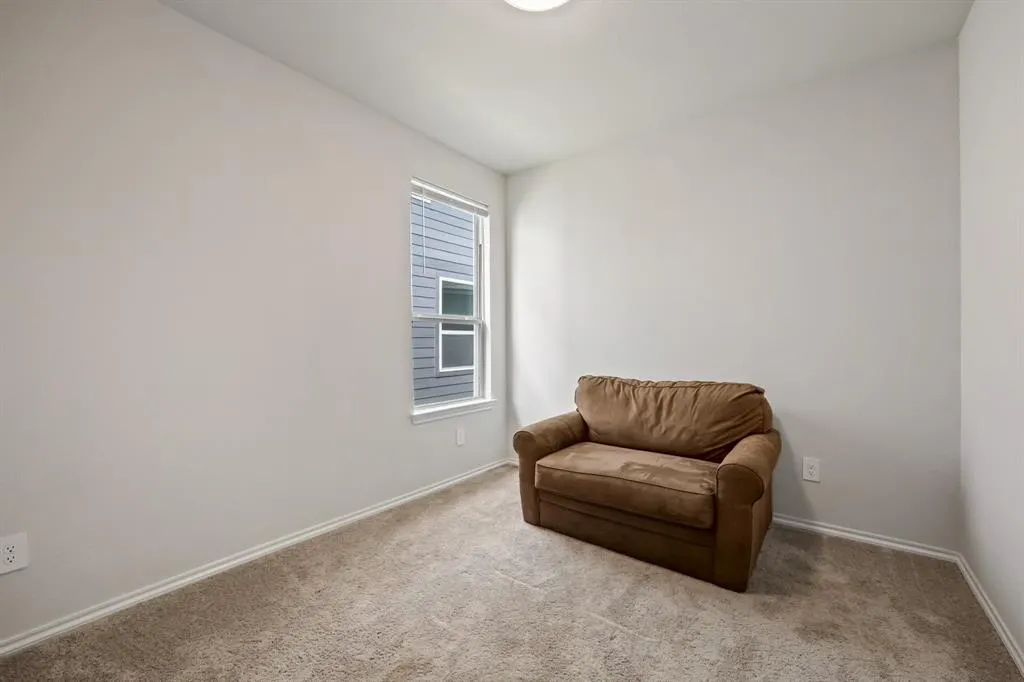 1652 Edgeway Drive