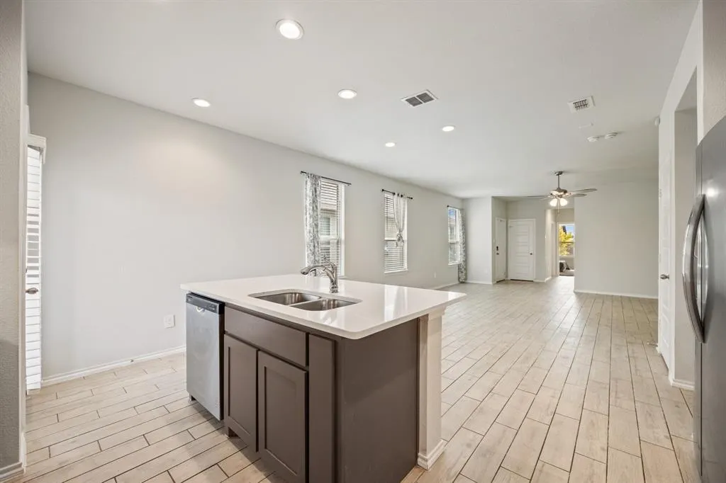 1652 Edgeway Drive