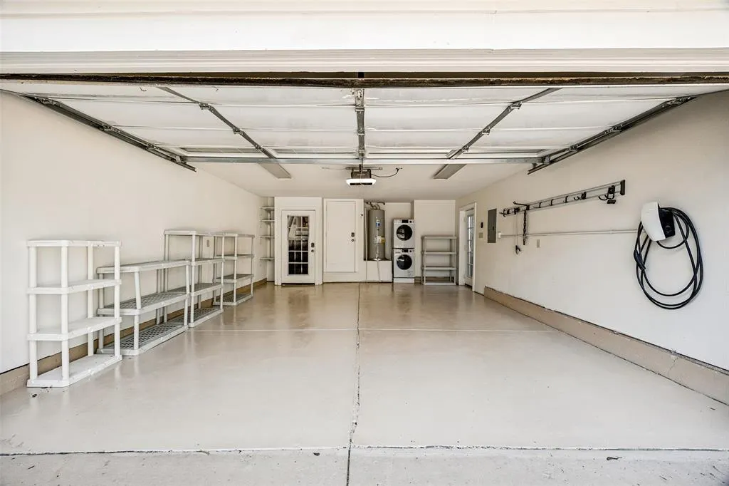 320 E 5th Street