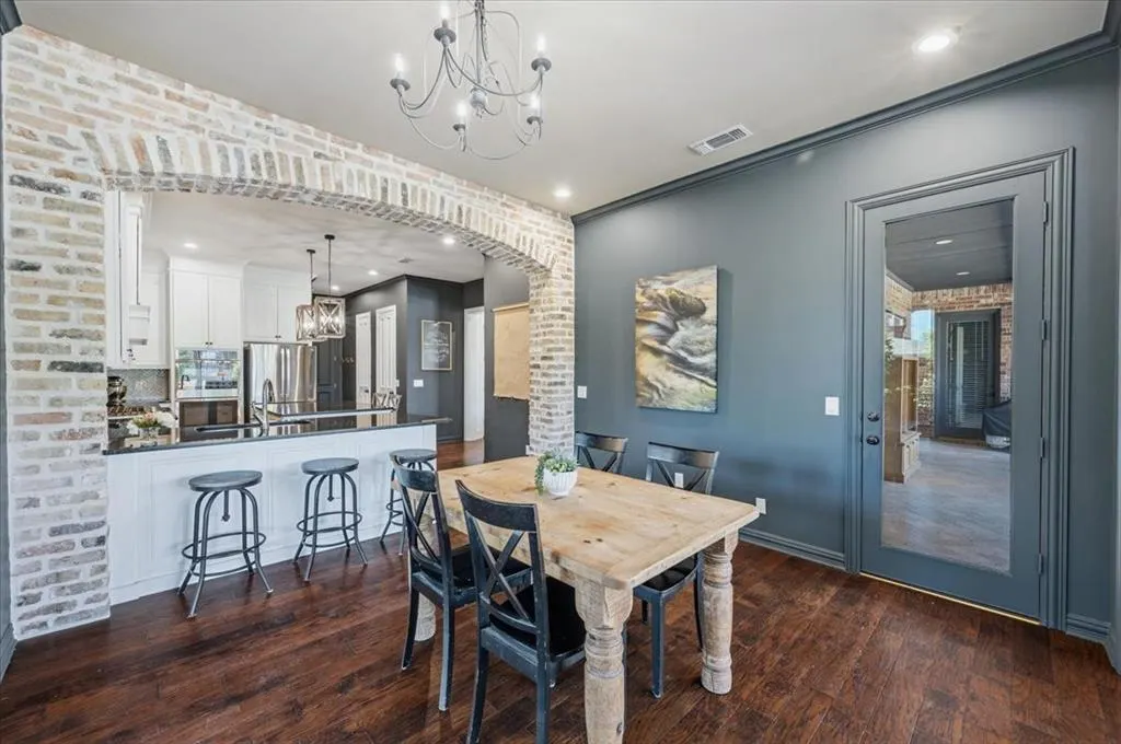 830 Parkwood Court