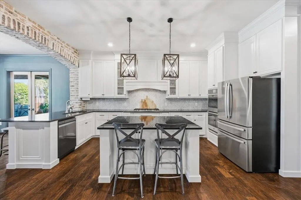 830 Parkwood Court