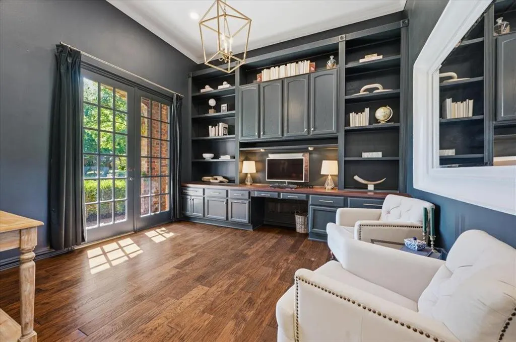830 Parkwood Court