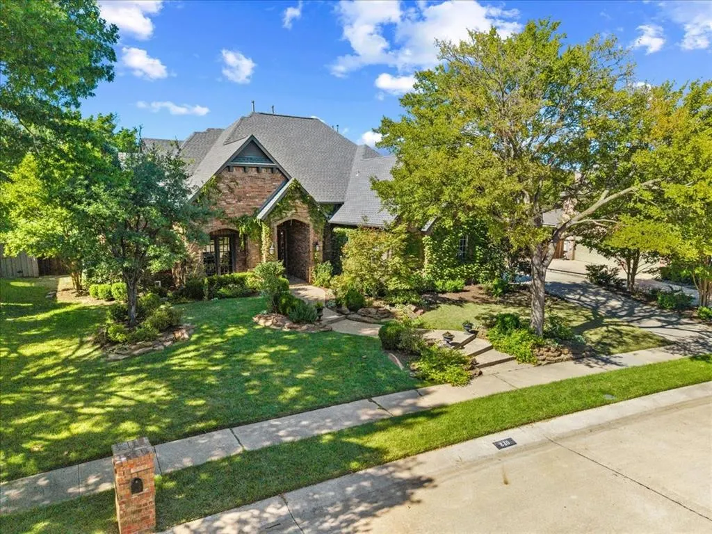 830 Parkwood Court