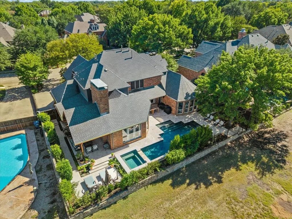 830 Parkwood Court