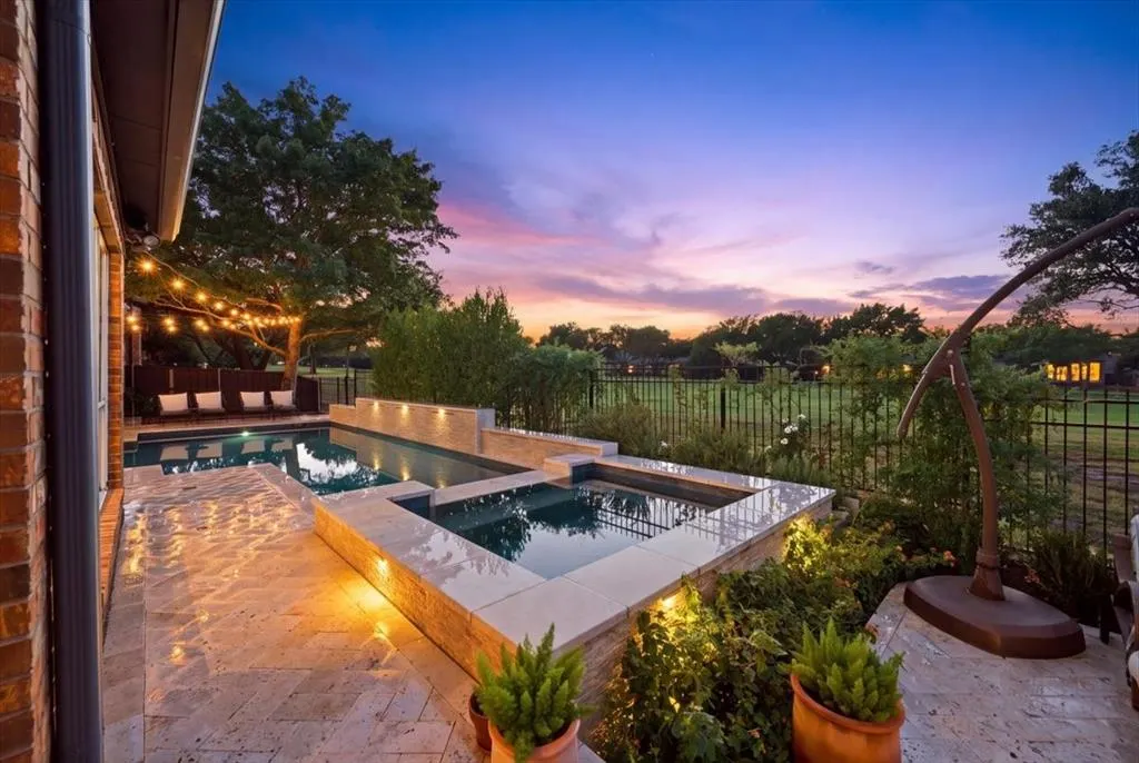 830 Parkwood Court