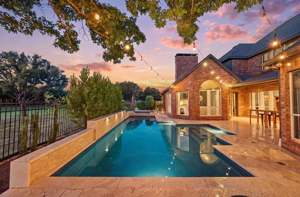 830 Parkwood Court