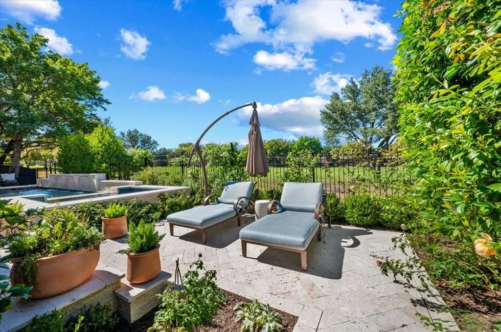 830 Parkwood Court