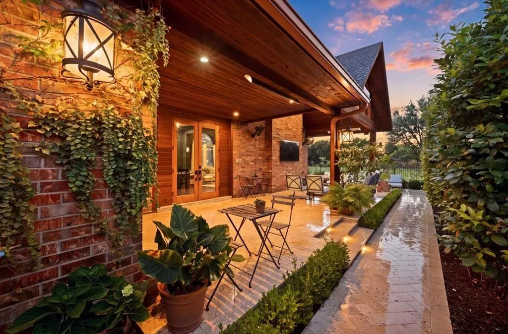 830 Parkwood Court