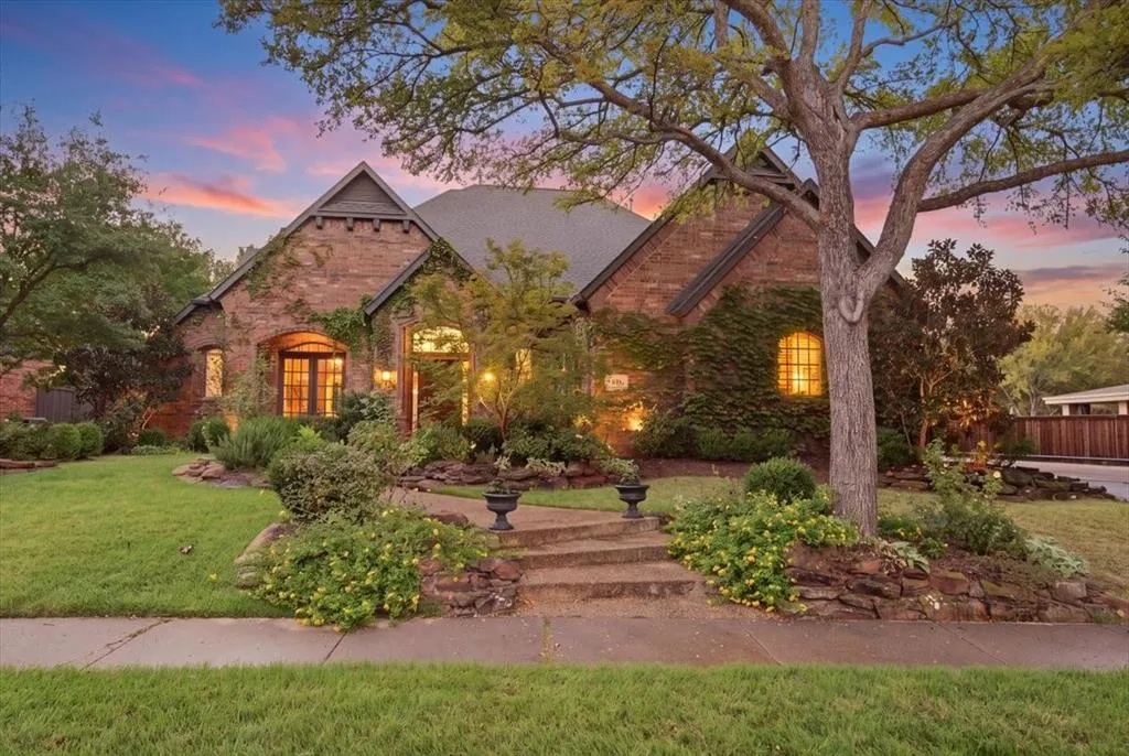 830 Parkwood Court