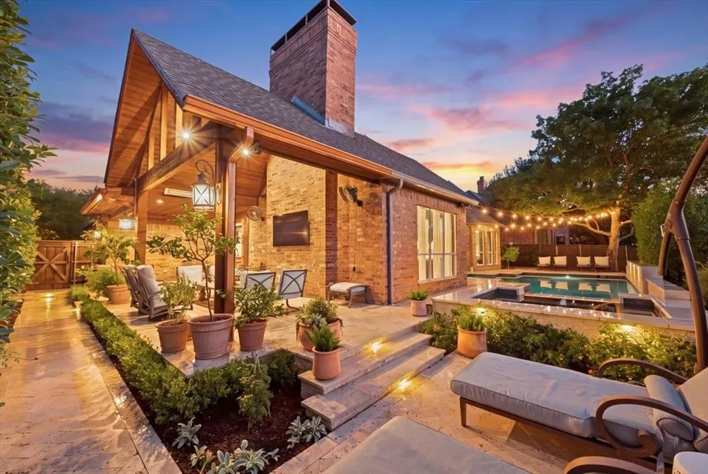 830 Parkwood Court