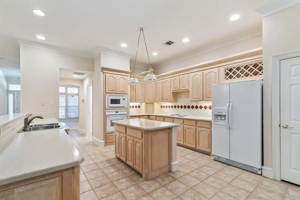 6216 Wolf Ridge Drive