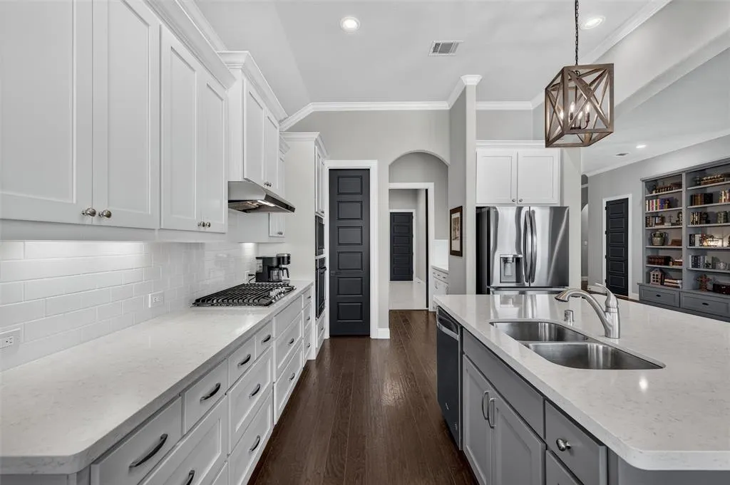 7601 Calhoun Cove