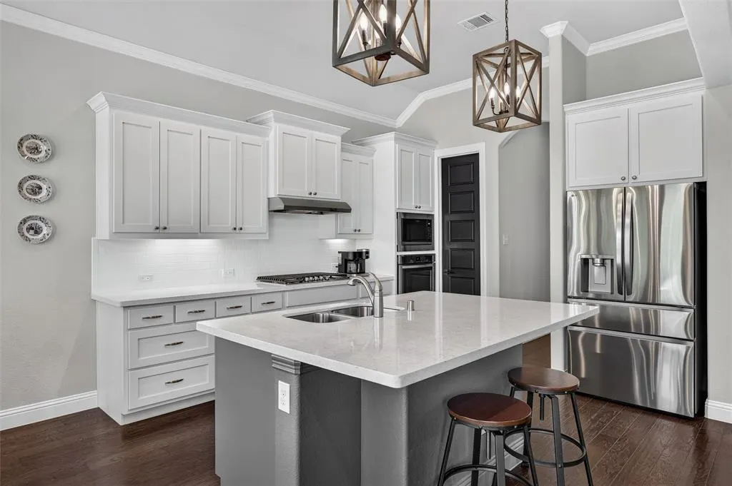 7601 Calhoun Cove