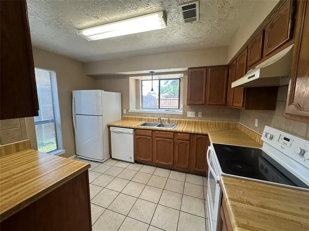 4045 Cavalry Drive