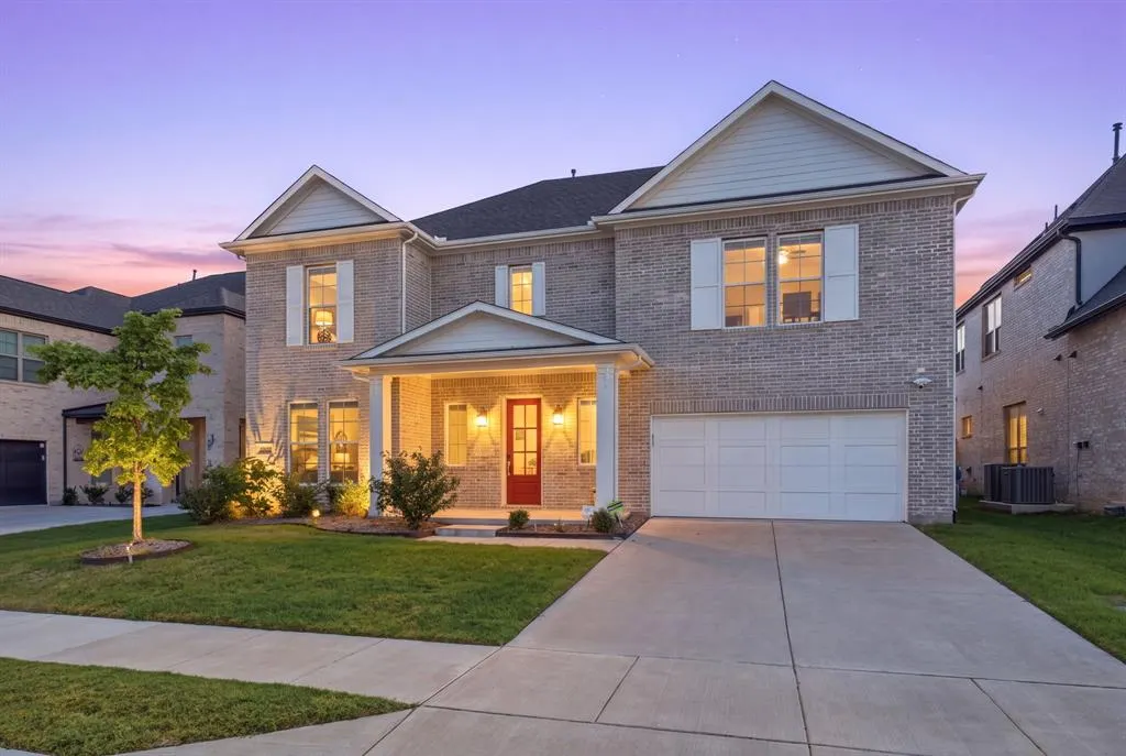 1305 Honey Locust Way