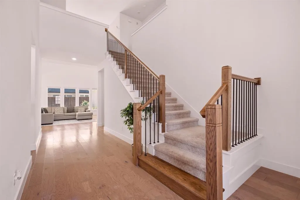 1305 Honey Locust Way