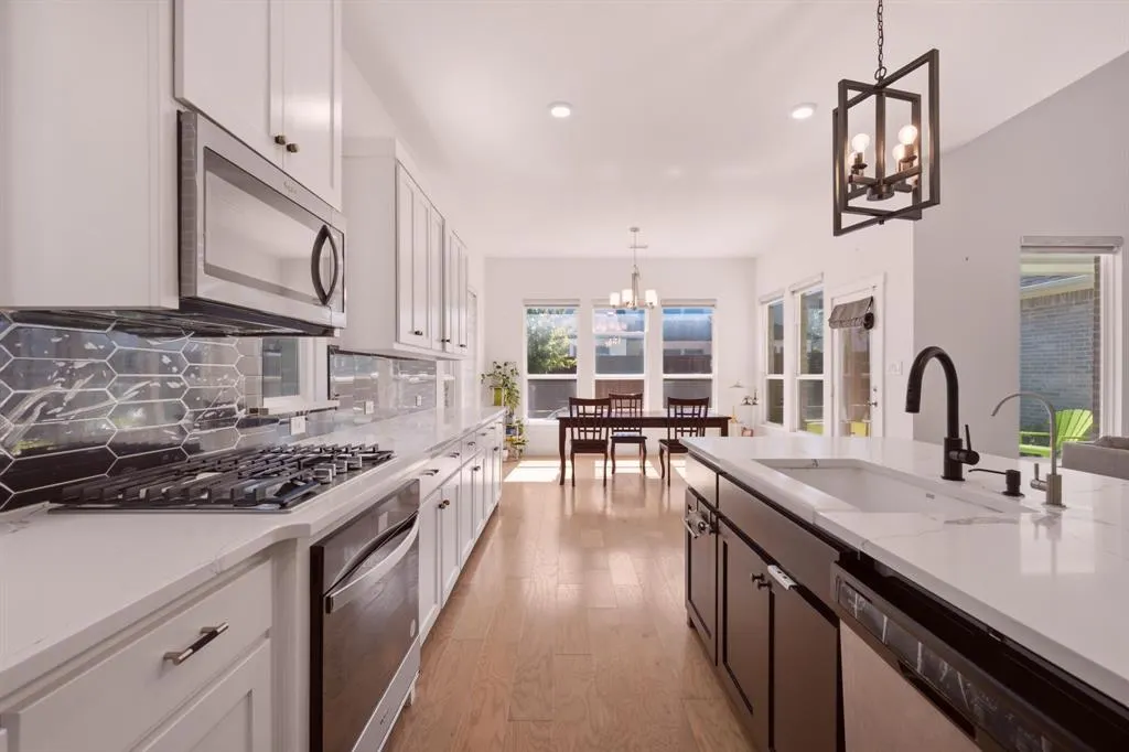 1305 Honey Locust Way