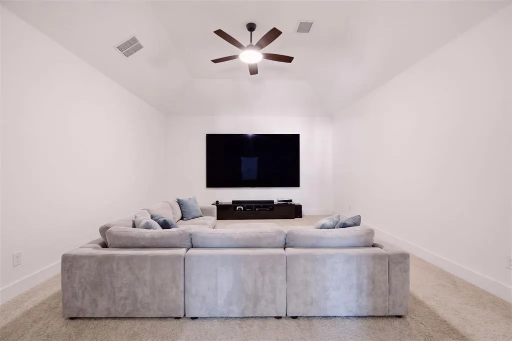 1305 Honey Locust Way